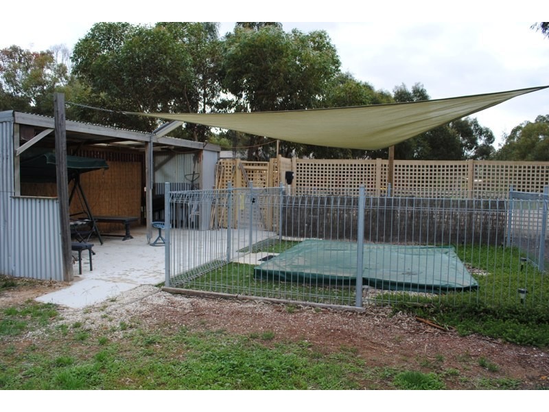 237 High Street, Avoca VIC 3467