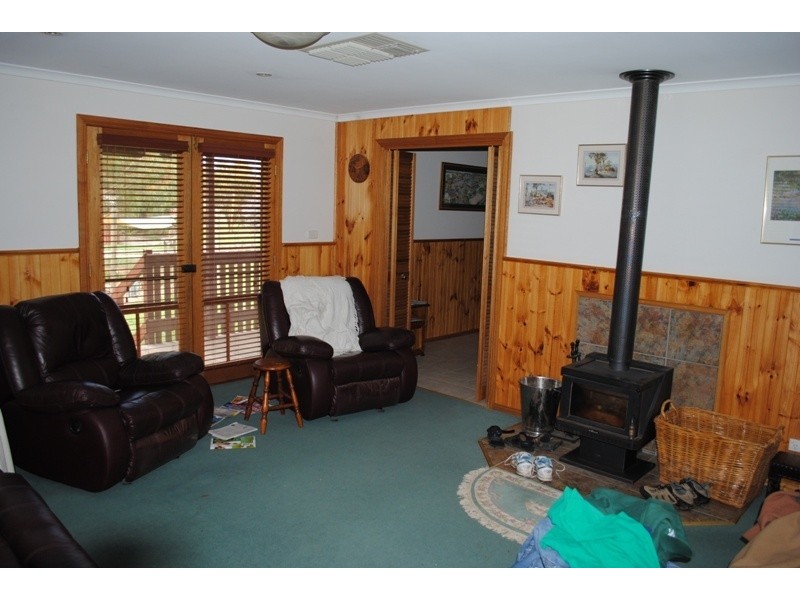 237 High Street, Avoca VIC 3467