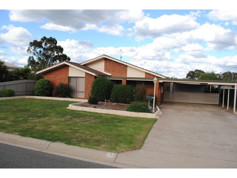 1 Rowles Drive, Maryborough VIC 3465