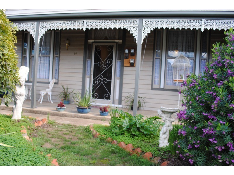 19 Kennedy Street, Maryborough VIC 3465