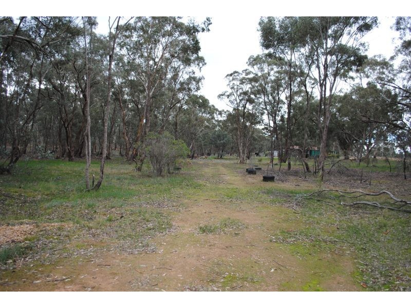 90 Nicholls Road, Daisy Hill VIC 3465