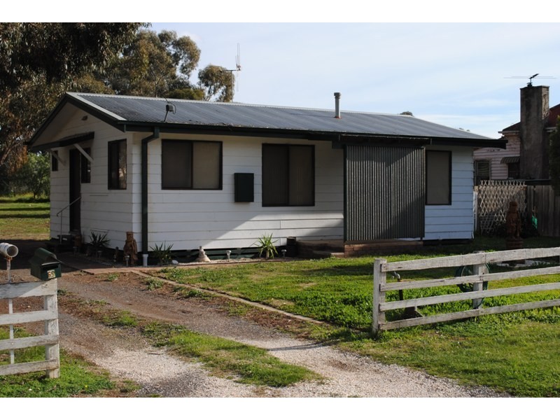 69 Dundas Road, Maryborough VIC 3465