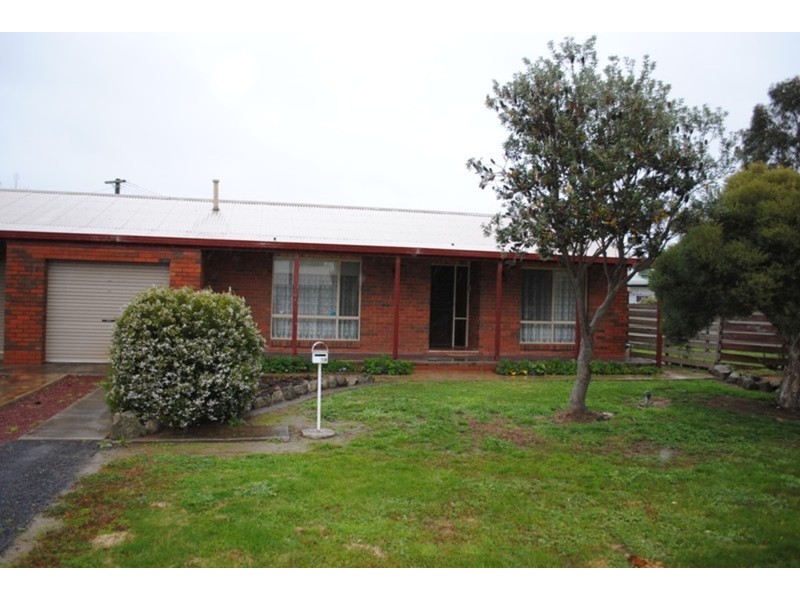 18 Albert Street, Carisbrook VIC 3464