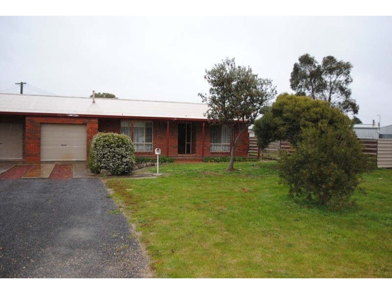 18 Albert Street, Carisbrook VIC 3464