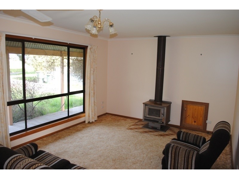 12 Hood Street, Carisbrook VIC 3464