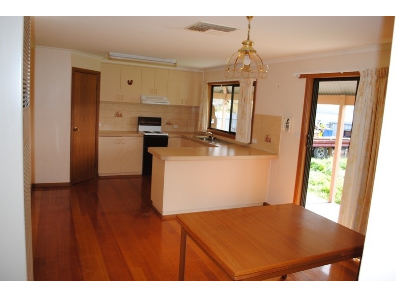 12 Hood Street, Carisbrook VIC 3464