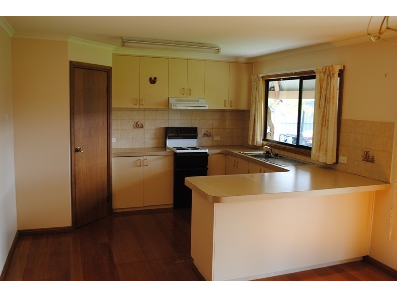 12 Hood Street, Carisbrook VIC 3464