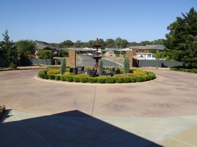 25 Rowles Drive, Maryborough VIC 3465