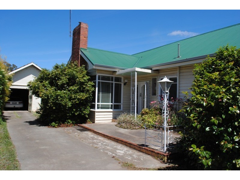 105 Inkerman Street, Maryborough VIC 3465