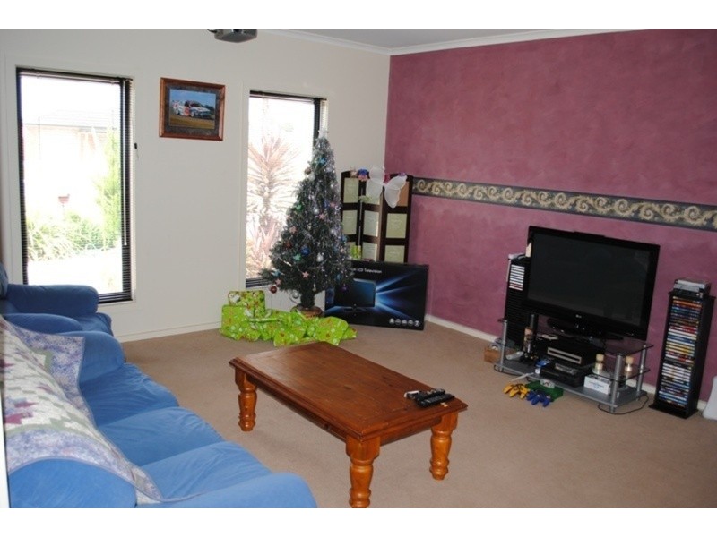 13 Albert Street, Carisbrook VIC 3464