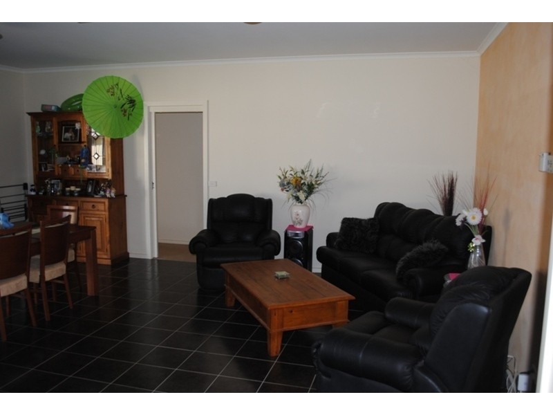 13 Albert Street, Carisbrook VIC 3464