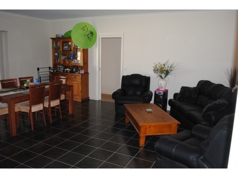 13 Albert Street, Carisbrook VIC 3464
