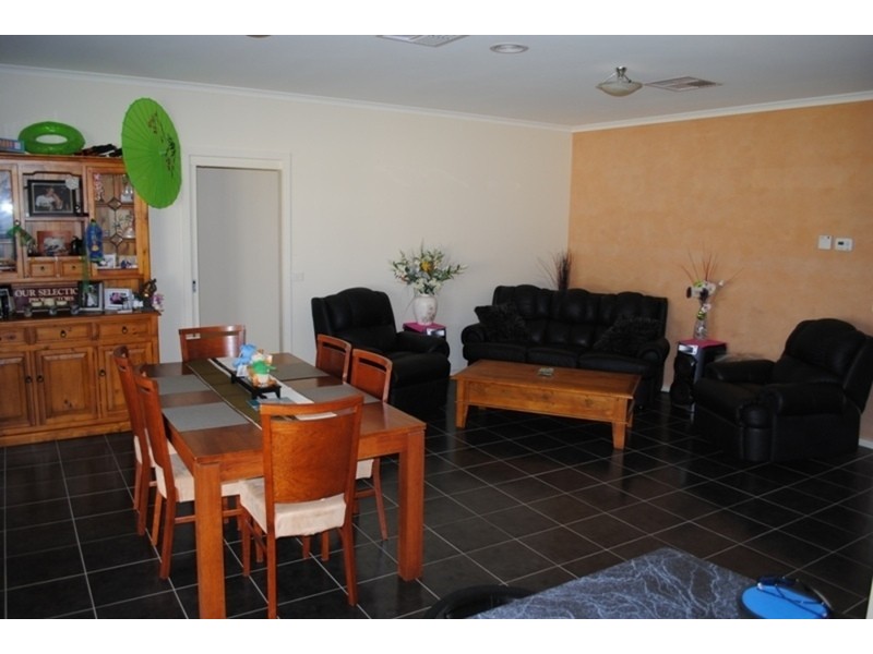13 Albert Street, Carisbrook VIC 3464
