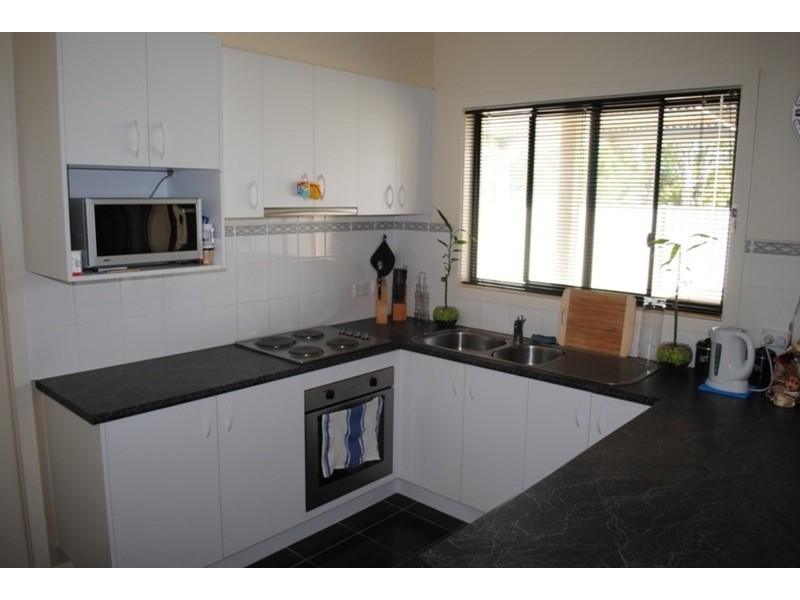 13 Albert Street, Carisbrook VIC 3464