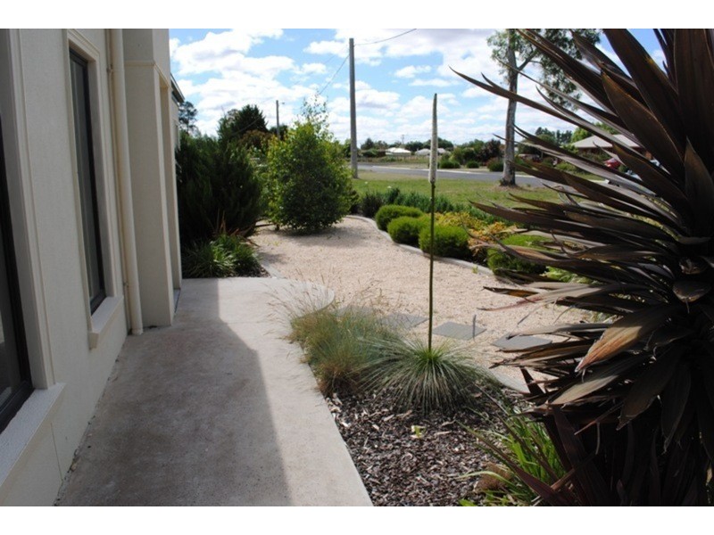 13 Albert Street, Carisbrook VIC 3464