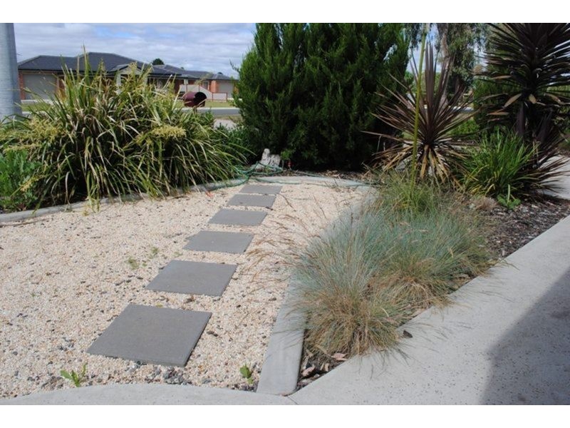 13 Albert Street, Carisbrook VIC 3464