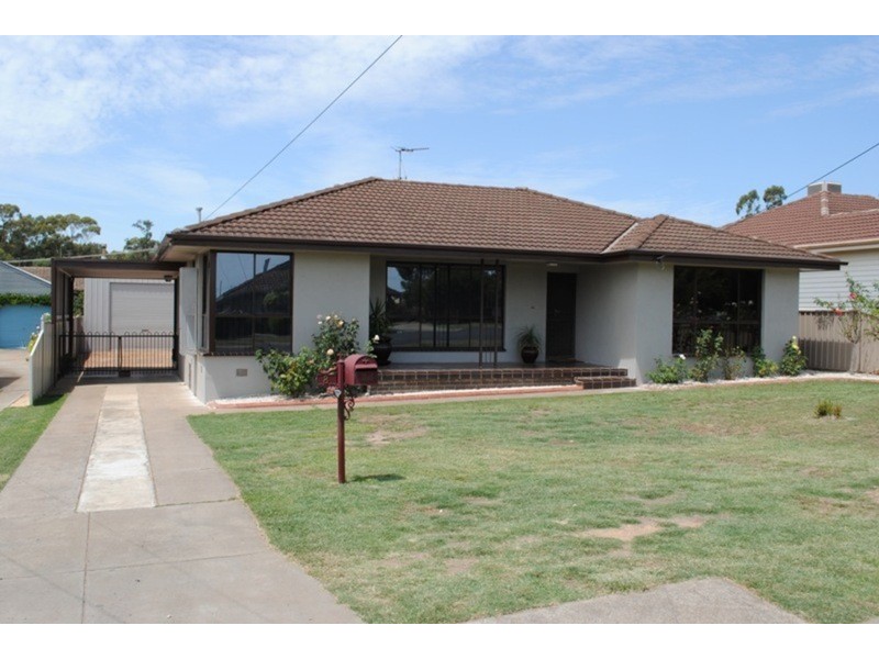 8 Gearing Street, Maryborough VIC 3465