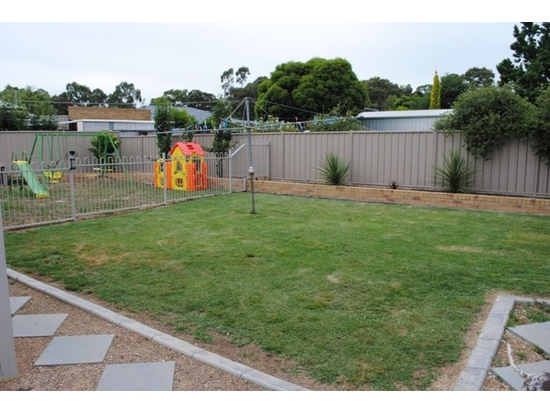 8 Gearing Street, Maryborough VIC 3465