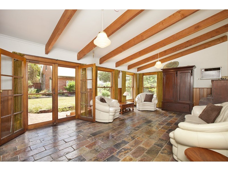 9 Park Road, Maryborough VIC 3465