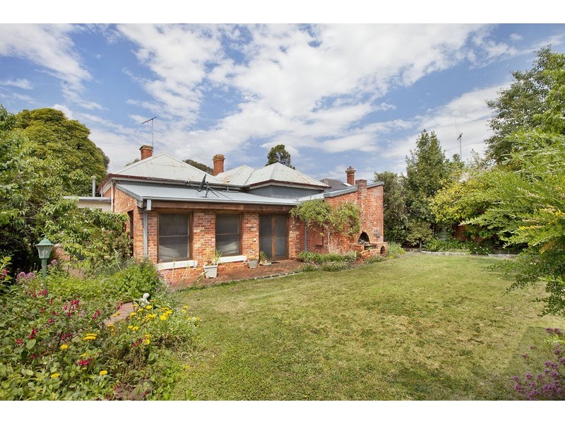 9 Park Road, Maryborough VIC 3465