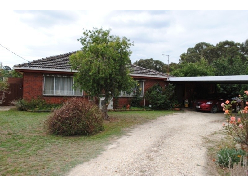 42 Rowes Lane, Maryborough VIC 3465