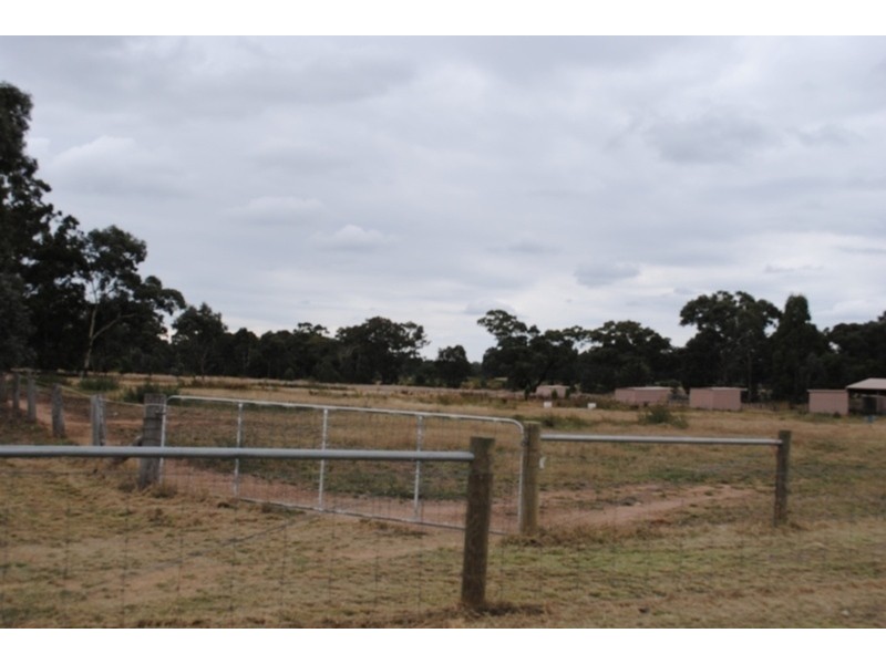42 Rowes Lane, Maryborough VIC 3465