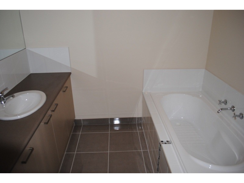 Unit 1/0 Napier Street, Avoca VIC 3467