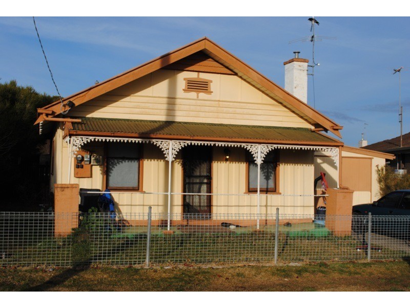 8 Carrick Street, Maryborough VIC 3465