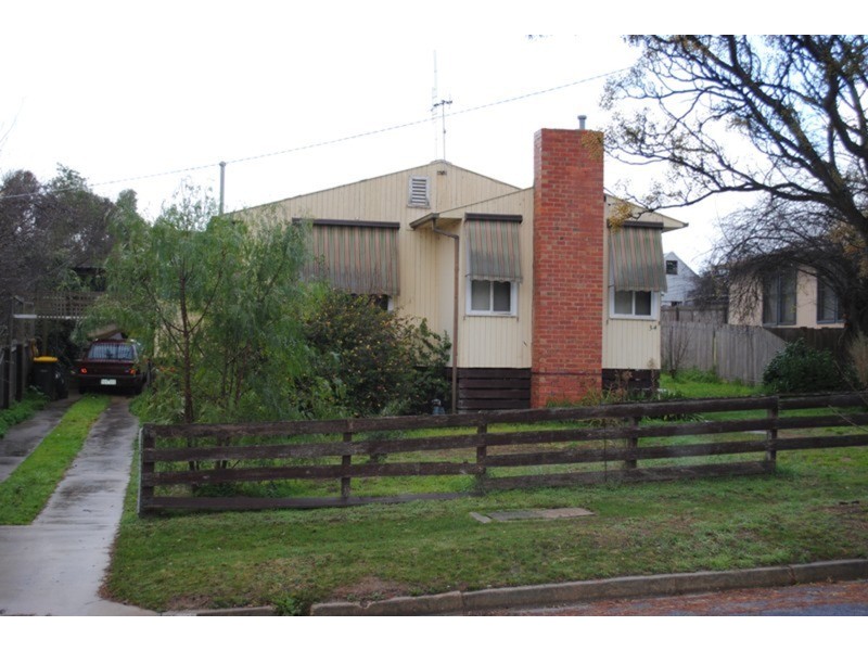 34 Primrose Street, Maryborough VIC 3465