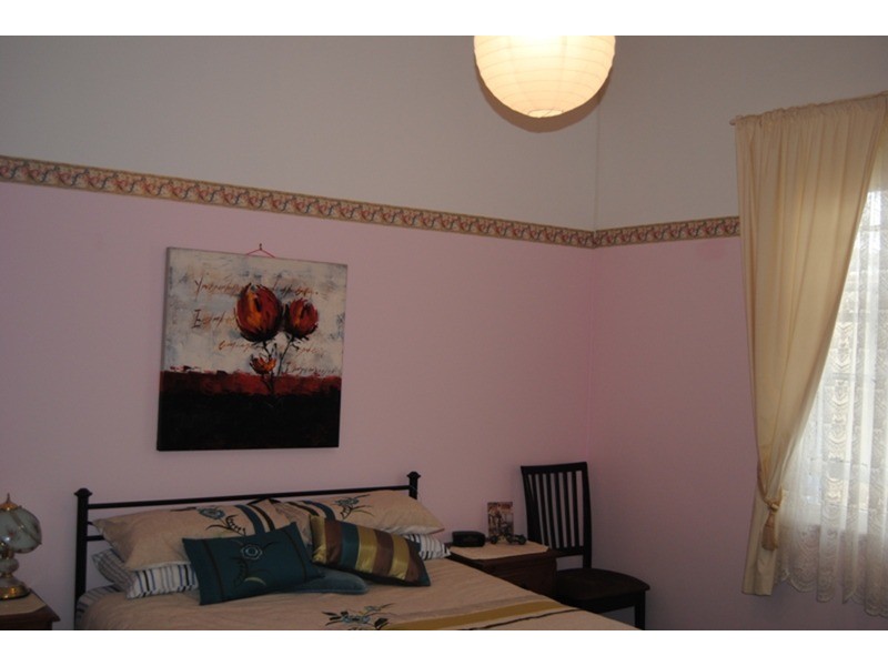 16 School Road, Maryborough VIC 3465