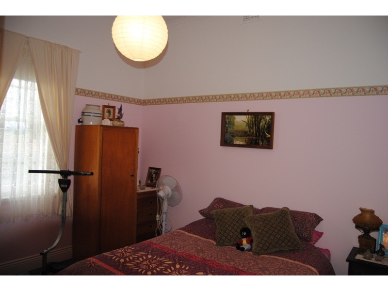 16 School Road, Maryborough VIC 3465