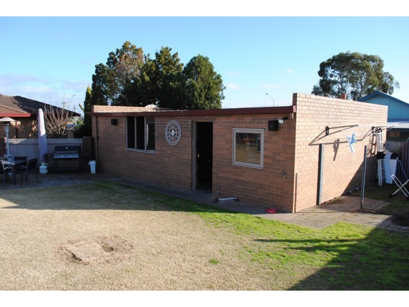 102 Gillies Street, Maryborough VIC 3465