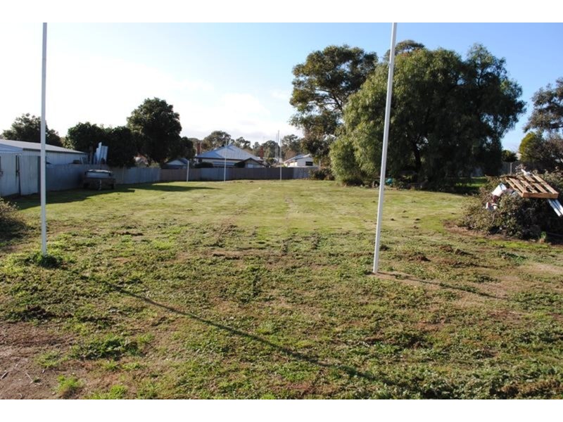 102 Gillies Street, Maryborough VIC 3465