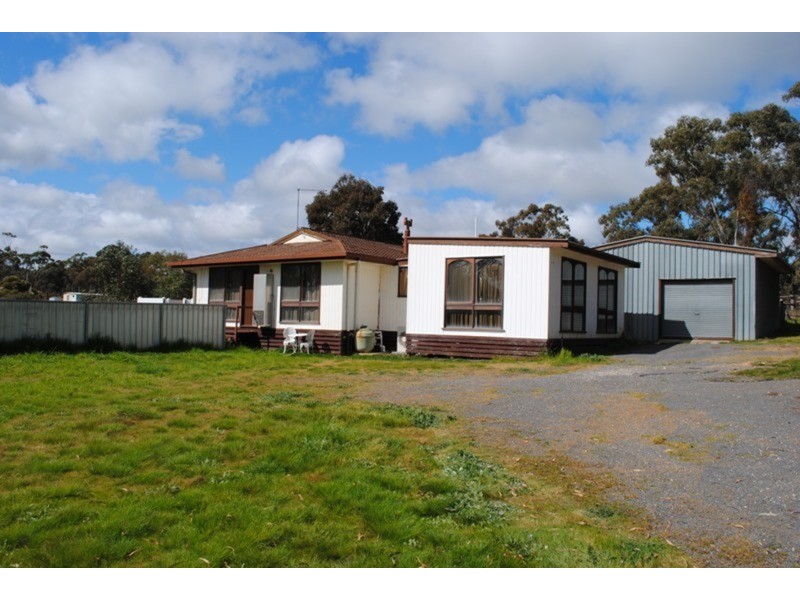 52 Napier Street, Avoca VIC 3467