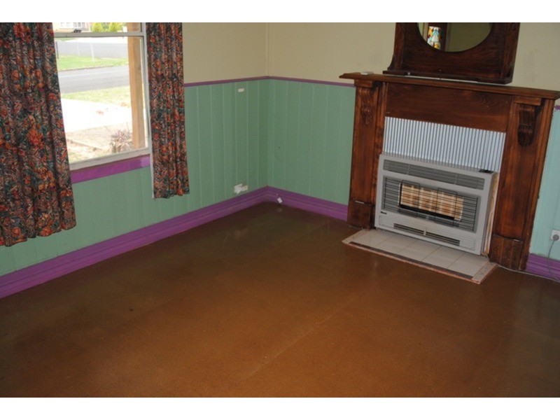 10 Lowenstein Street, Maryborough VIC 3465