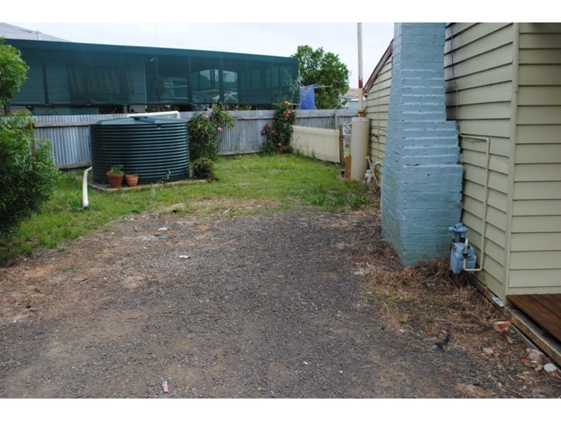 10 Lowenstein Street, Maryborough VIC 3465