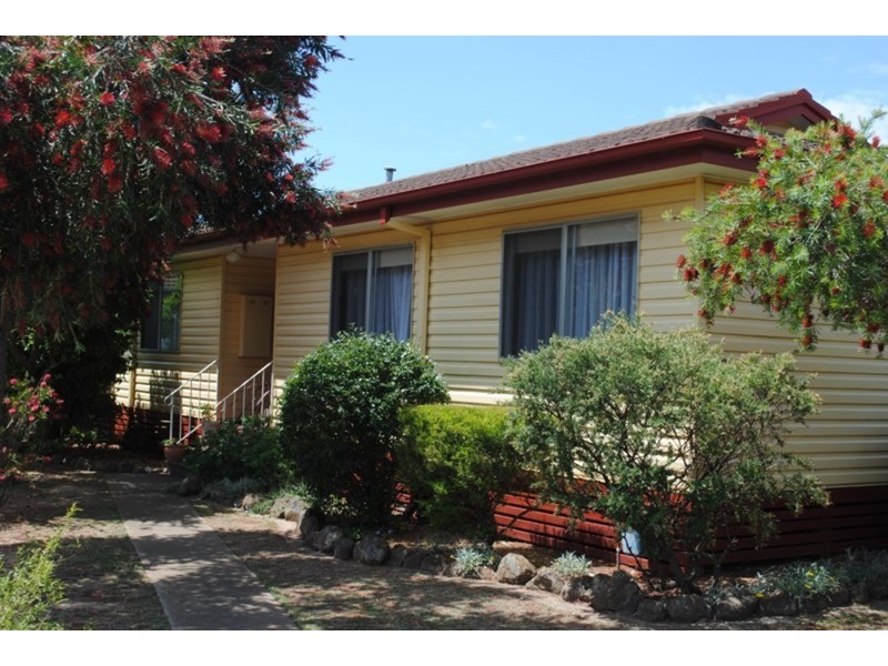 27 Barr Street, Maryborough VIC 3465