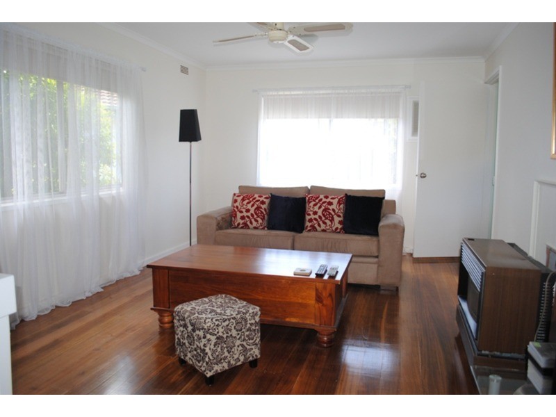 27 Barr Street, Maryborough VIC 3465