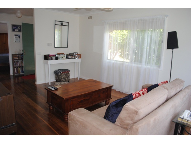 27 Barr Street, Maryborough VIC 3465