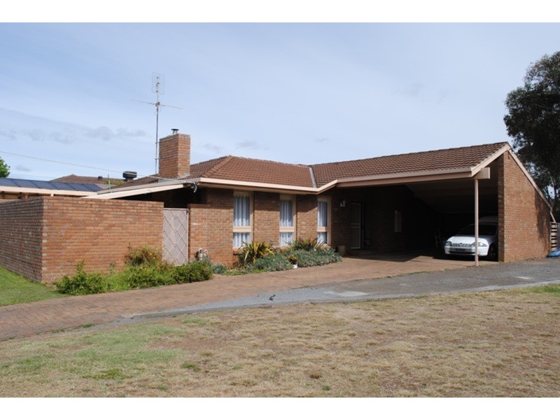 26 Poole Street, Maryborough VIC 3465