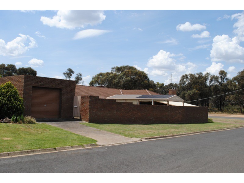 26 Poole Street, Maryborough VIC 3465