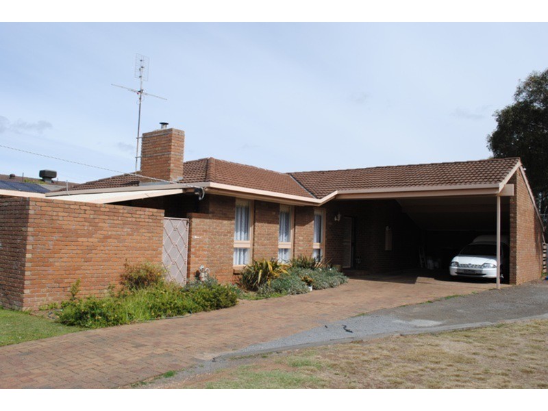 26 Poole Street, Maryborough VIC 3465