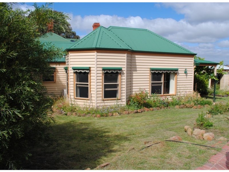 7 Lowenstein Street, Maryborough VIC 3465