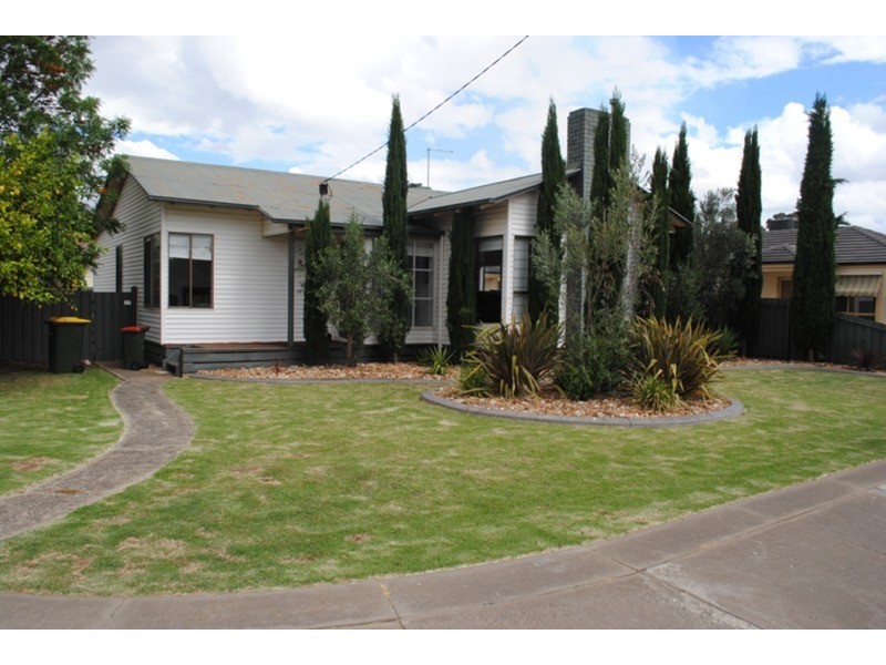 76 Park  Road, Maryborough VIC 3465