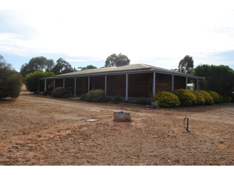 9 George Cook  Drive, Maryborough VIC 3465