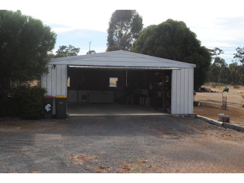 9 George Cook  Drive, Maryborough VIC 3465