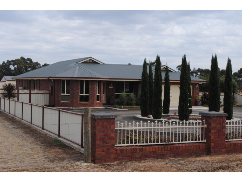 6 Collins Court, Maryborough VIC 3465