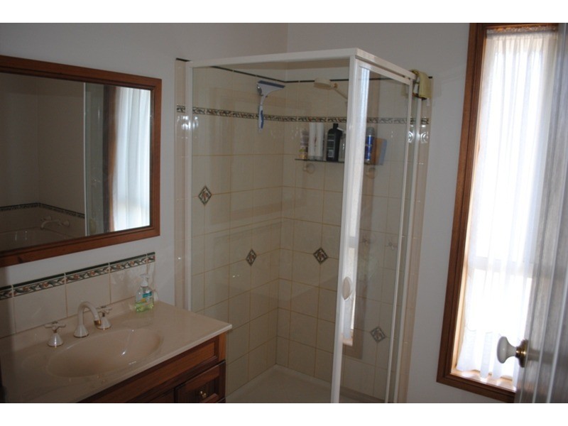 6 Collins Court, Maryborough VIC 3465