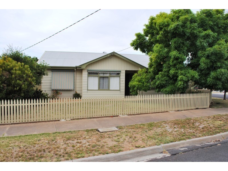 2 Arthur  Avenue, Maryborough VIC 3465