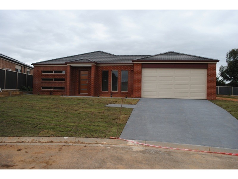 13  Gardiner Court, Maryborough VIC 3465